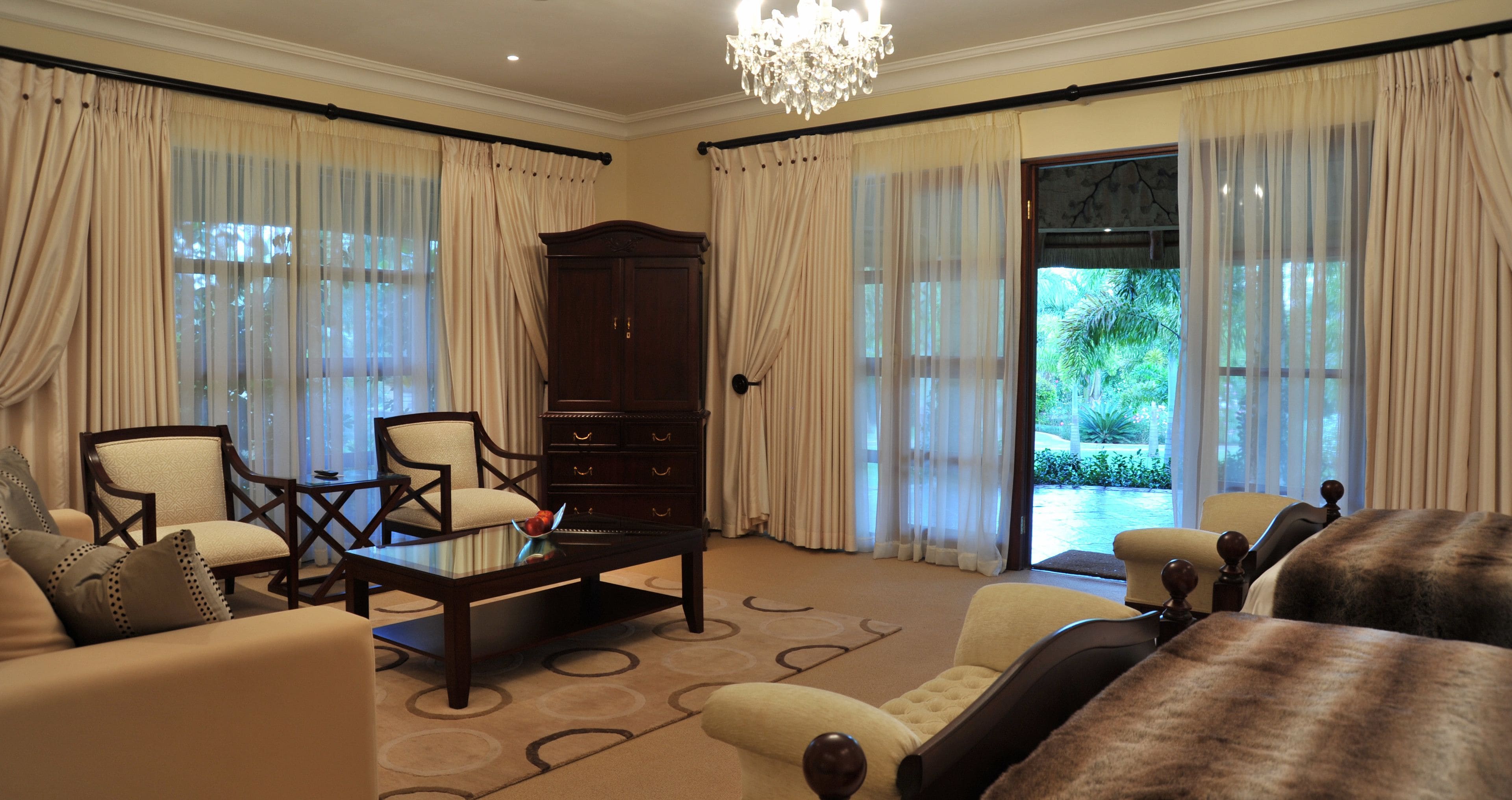 executive suite, 1 bedroom | minibar, in-room safe, individually decorated, individually furnished