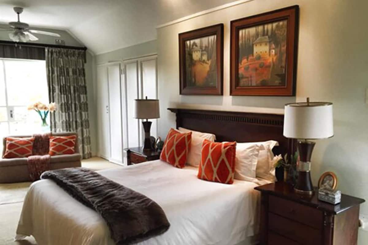 Minibar, in-room safe, individually decorated, individually furnished