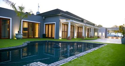 Two Fat Owls Guesthouse