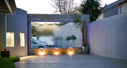 Two Fat Owls Guesthouse