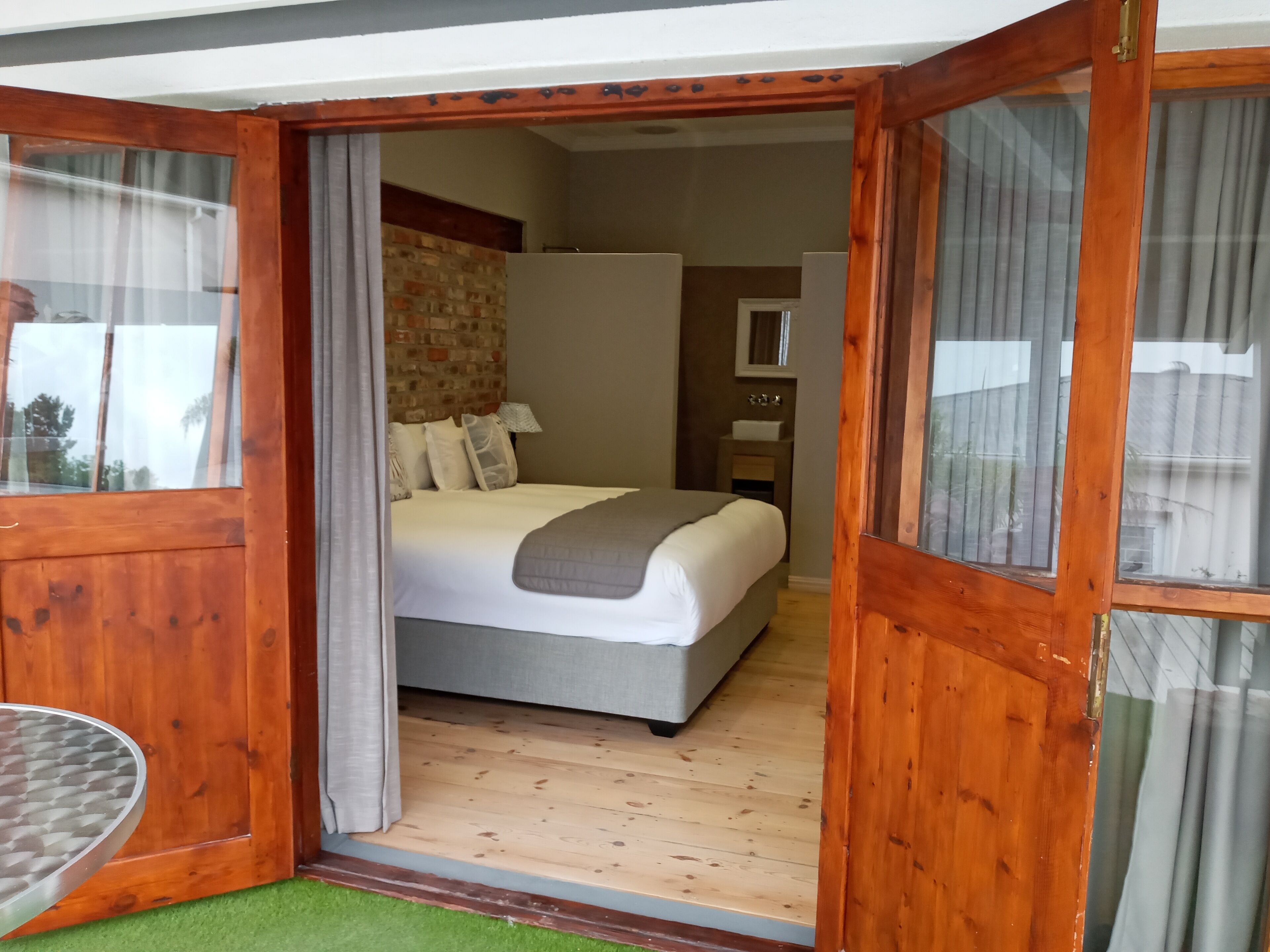 蜜月雙人房 | 高級寢具、摺床/加床 (收費)、免費 Wi-Fi