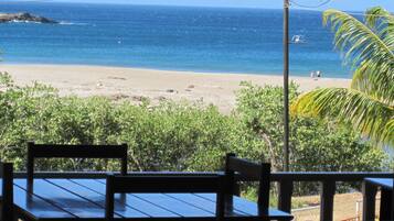 Breakfast, lunch, dinner served; international cuisine