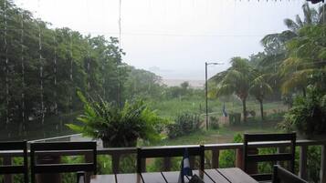 Breakfast, lunch, dinner served; international cuisine