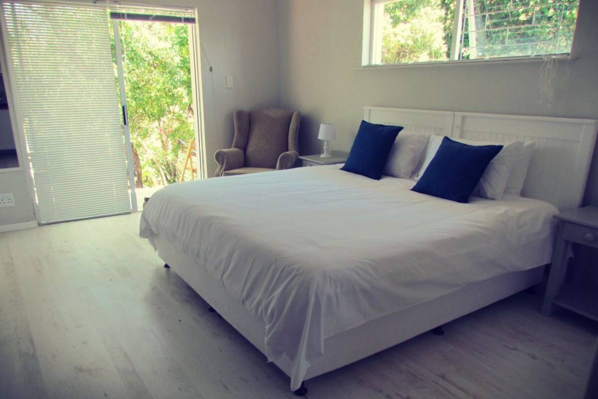 Classic Room, 1 Bedroom, Non Smoking, Ensuite (Sunset)
