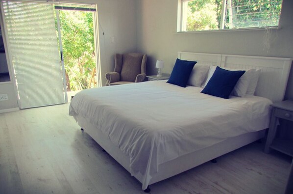 Classic Room, 1 Bedroom, Non Smoking, Ensuite (Sunset) | Premium bedding, individually decorated, individually furnished, desk