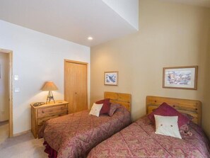 House, 3 Bedrooms | Iron/ironing board, free WiFi, bed sheets