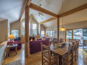 Ferienhaus, 3 Schlafzimmer | Essbereich im Zimmer