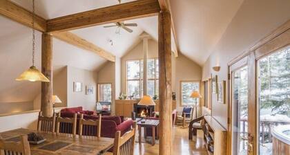 Cool Ridge Town Home at Summerwood 3 Bedroom Holiday home by Key to the Rockies