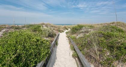 Hibiscus Resort D 2 Bedroom Condo by MCM