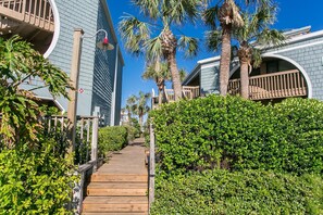 Condo, 2 Queen Beds, Ocean View (HIB-B201 3 Pools Ocean View Free Tix ) | Property grounds