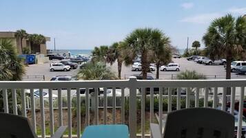 Rumah Keluarga, 3 kamar tidur, pemandangan samudra, menghadap laut | Balkon