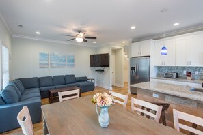 Familie huis, 4 slaapkamers | Een strijkplank/strijkijzer, gratis wifi, beddengoed