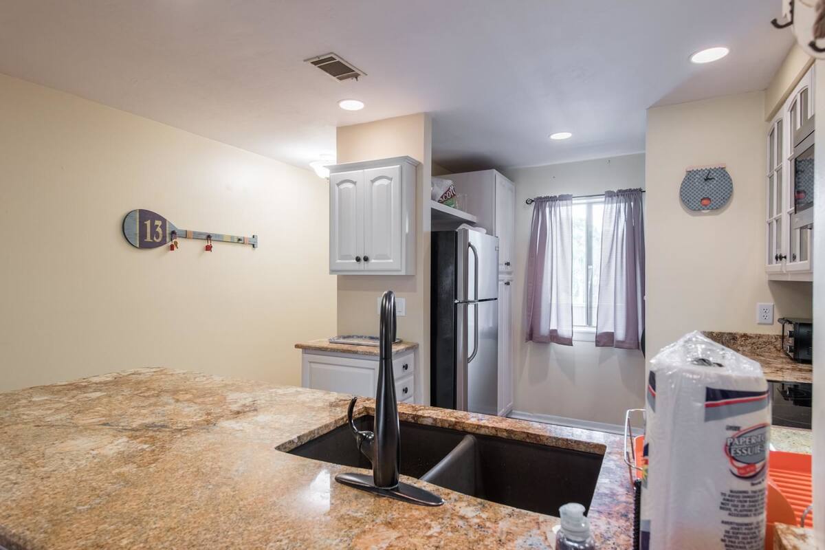 Family House, 2 Bedrooms, River View | Private kitchen | Fridge, microwave, oven, stovetop