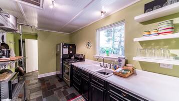 Family House, 2 Bedrooms | Private kitchen | Coffee/tea maker, fridge, microwave, stovetop