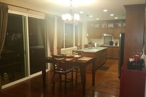 Breakfast area