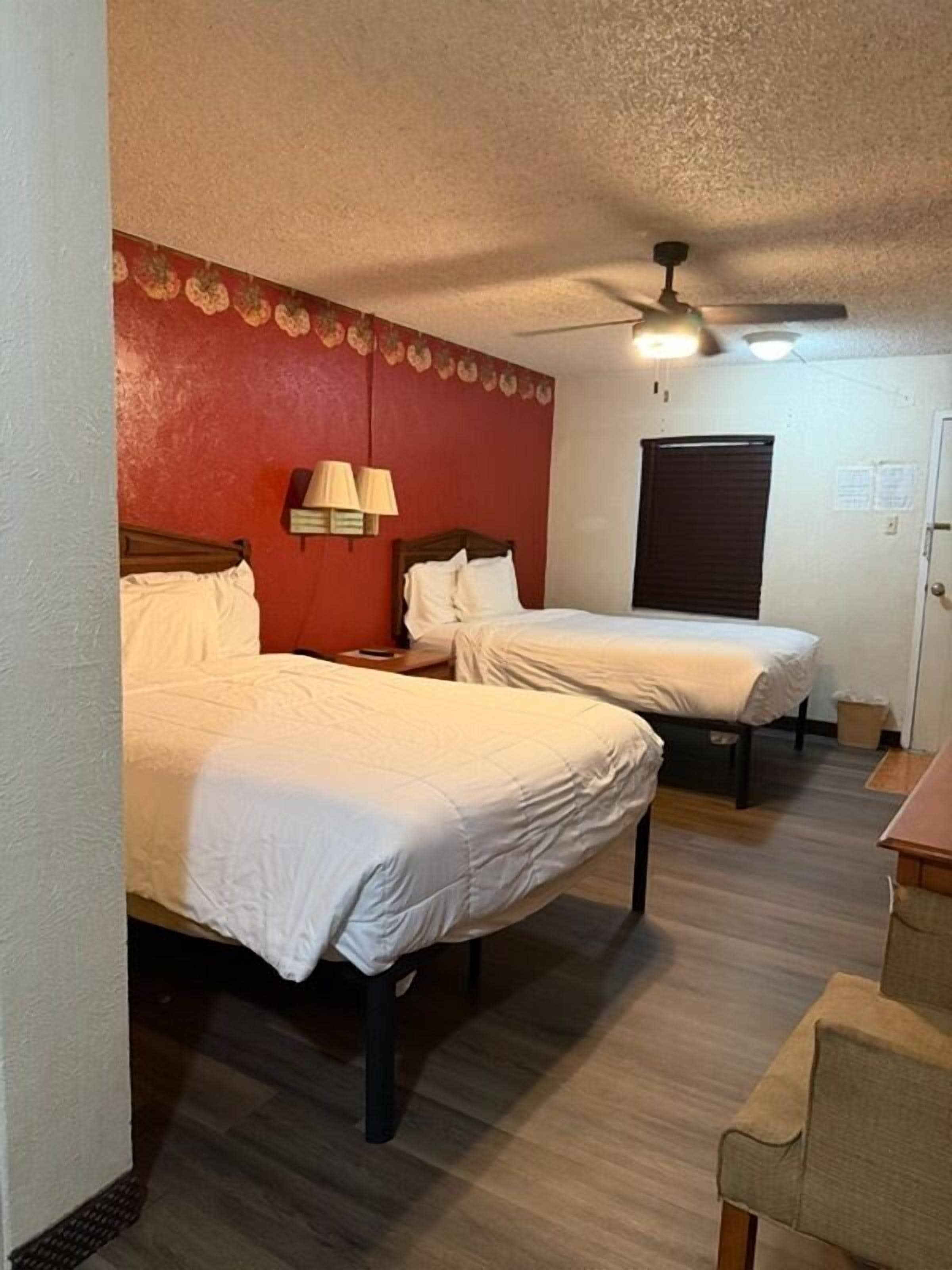 Double Room | Iron/ironing board, free WiFi, bed sheets