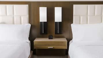 Premium bedding, in-room safe, desk, iron/ironing board