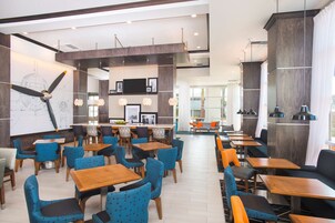 Desayuno buffet incluido todos los días 