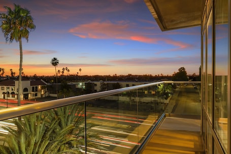 Studio Suite, 1 King Bed, Non Smoking, Balcony | View from room