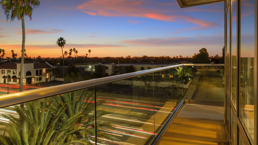 Hampton Inn & Suites LAX El Segundo