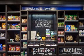 Snack bar - Hampton Inn Lewiston, ID (Lewiston)