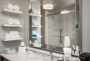 Free toiletries, hair dryer, towels - Hampton Inn Lewiston, ID (Lewiston)