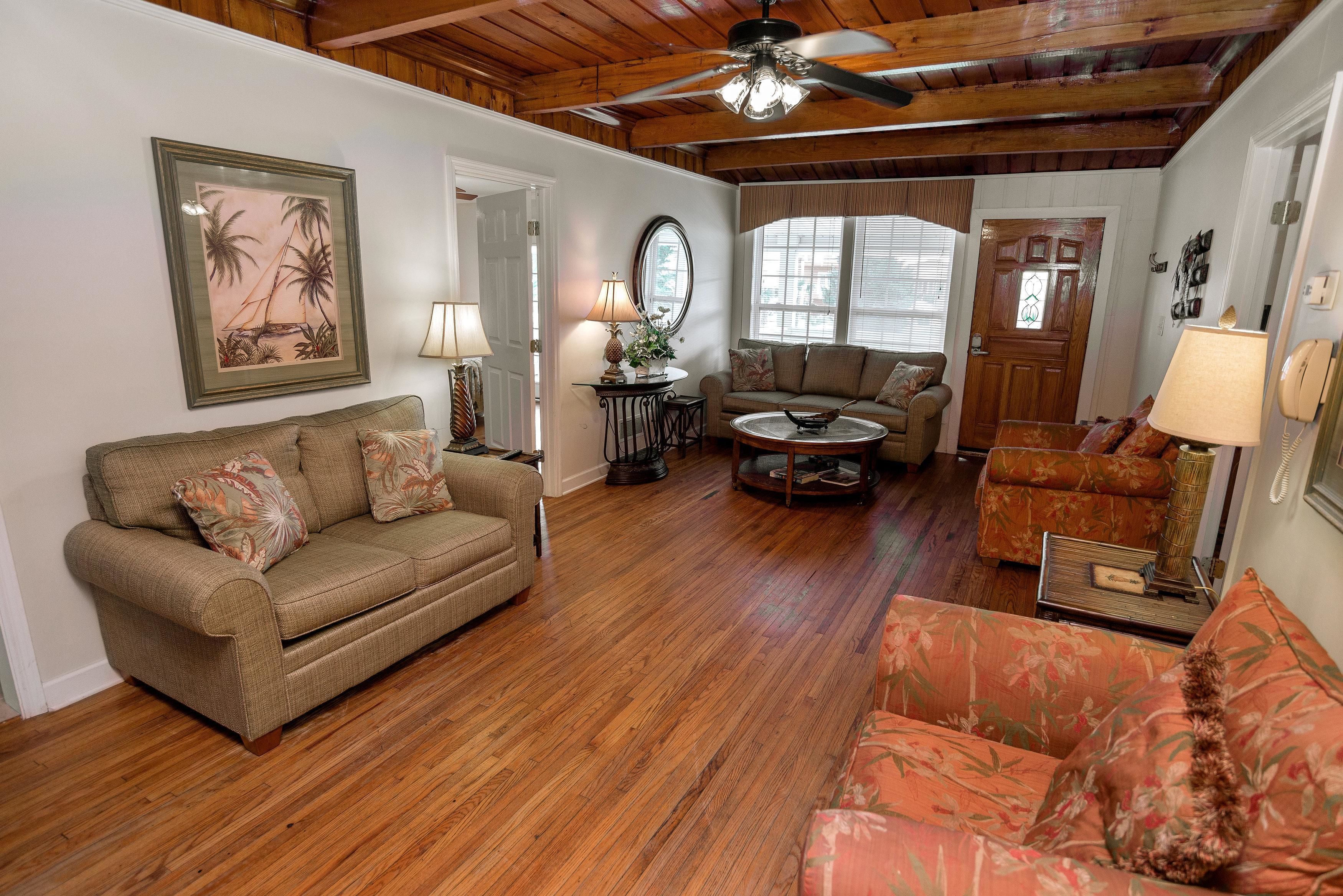 Family House, 5 Bedrooms, Courtyard Area | Living area