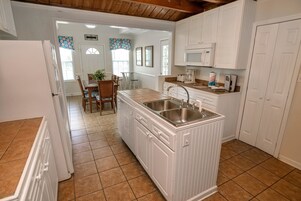 Family House, 5 Bedrooms, Courtyard Area | Private kitchen | Fridge, microwave, coffee/tea maker