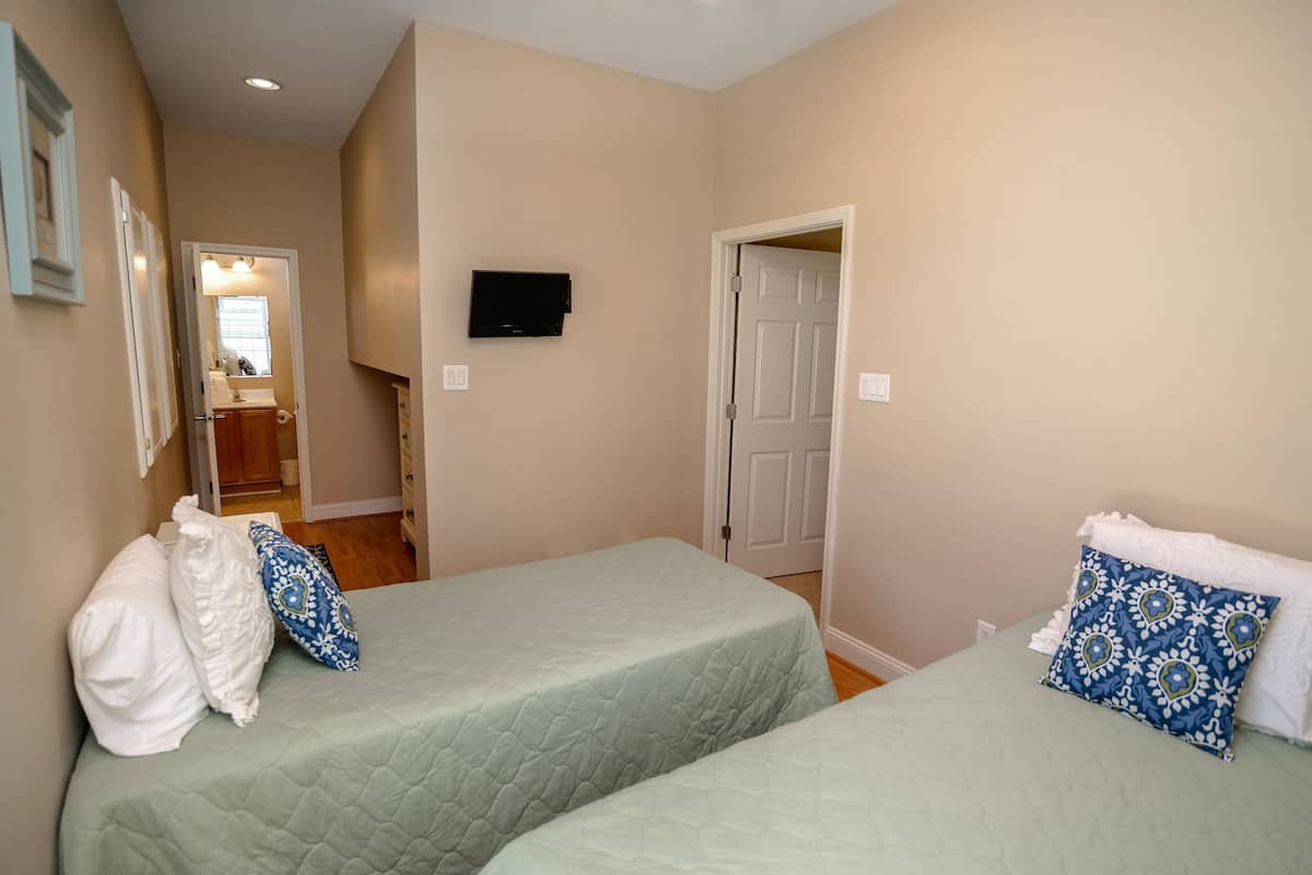 Comfort House, 6 Bedrooms, Ocean View