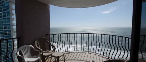 Comfort Villa, 4 Bedrooms, Ocean View | Balcony