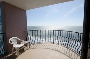 Balcony - The Palms 1701 Villa 4 bedroom By Affordable Large Properties (Myrtle Beach)