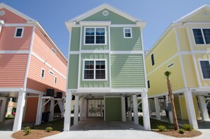 Exterior - South Beach Cottages 4 bedroom By Affordable Large Properties (Myrtle Beach)