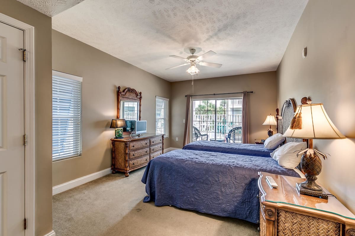 Comfort Villa, 4 Bedrooms, Ocean View | Iron/ironing board, free WiFi