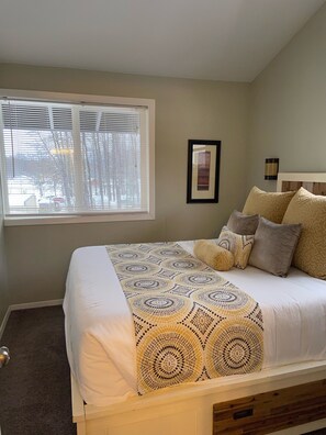 华丽公寓, 1 张大床, 不可带宠物, 山景 | 特色装修、特色家居、免费 WiFi、床单