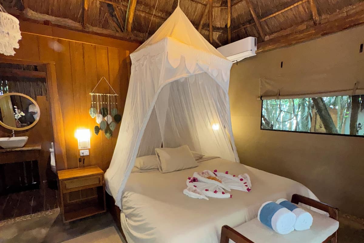 1 bedroom, free WiFi, bed sheets