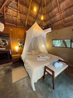 Cubrecamas, wifi gratis y ropa de cama 
