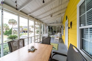 Rumah Keluarga, 2 kamar tidur, pemandangan samudra | Teras/patio