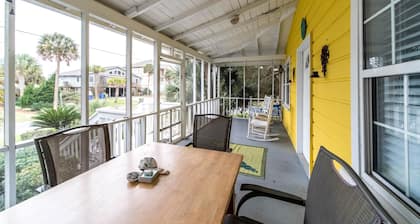 E ARCTIC 412 2 Bedroom Holiday Home By My Ocean Rentals