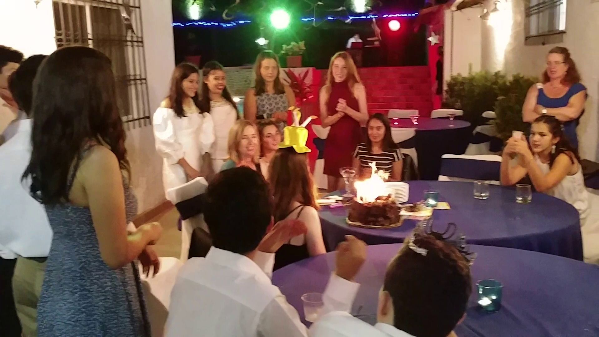 outdoor pool, open 7 am to 10 pm, pool loungers