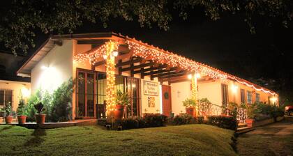 El Mirador Suites and Lounge