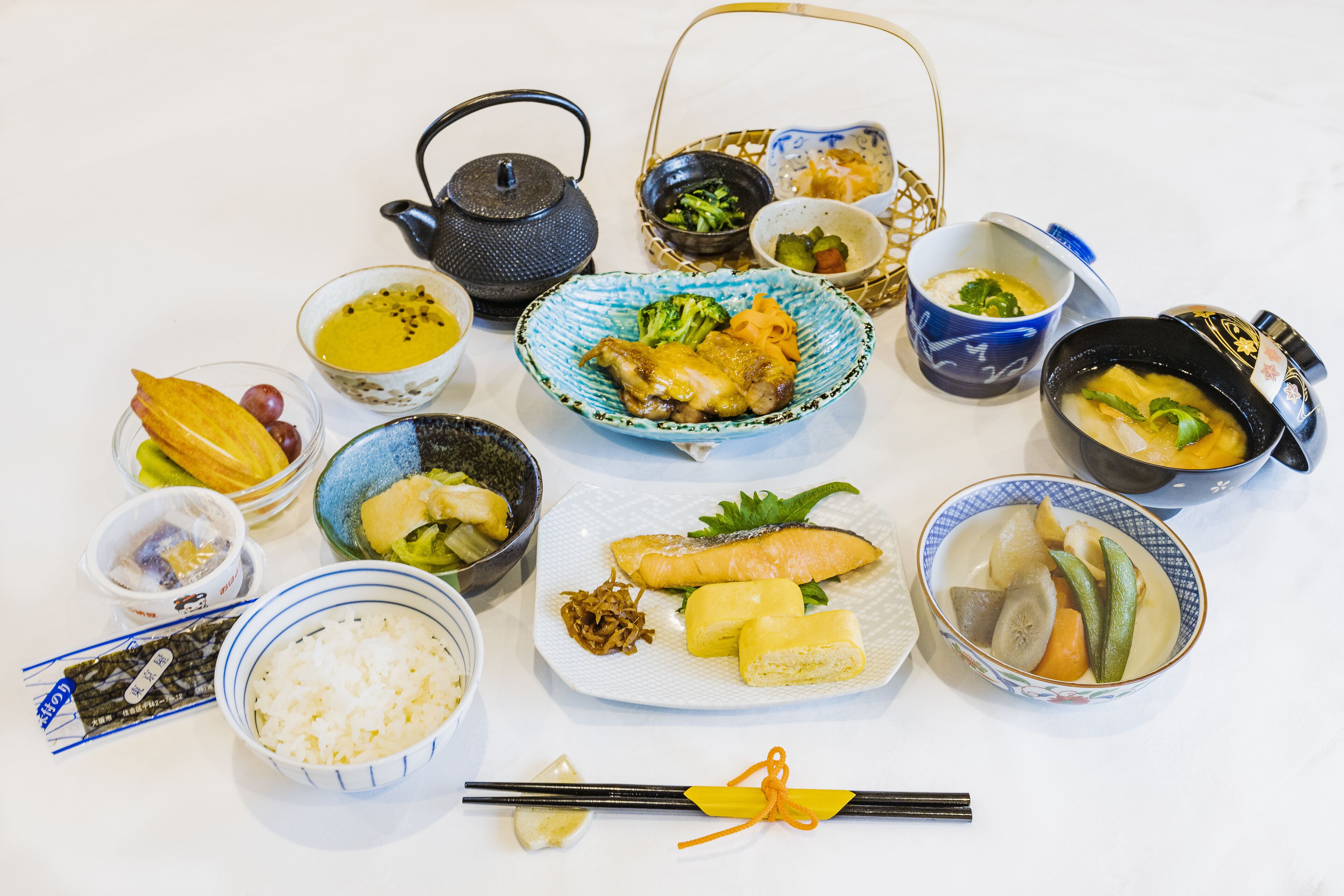 daily buffet breakfast (jpy 1800 per person)