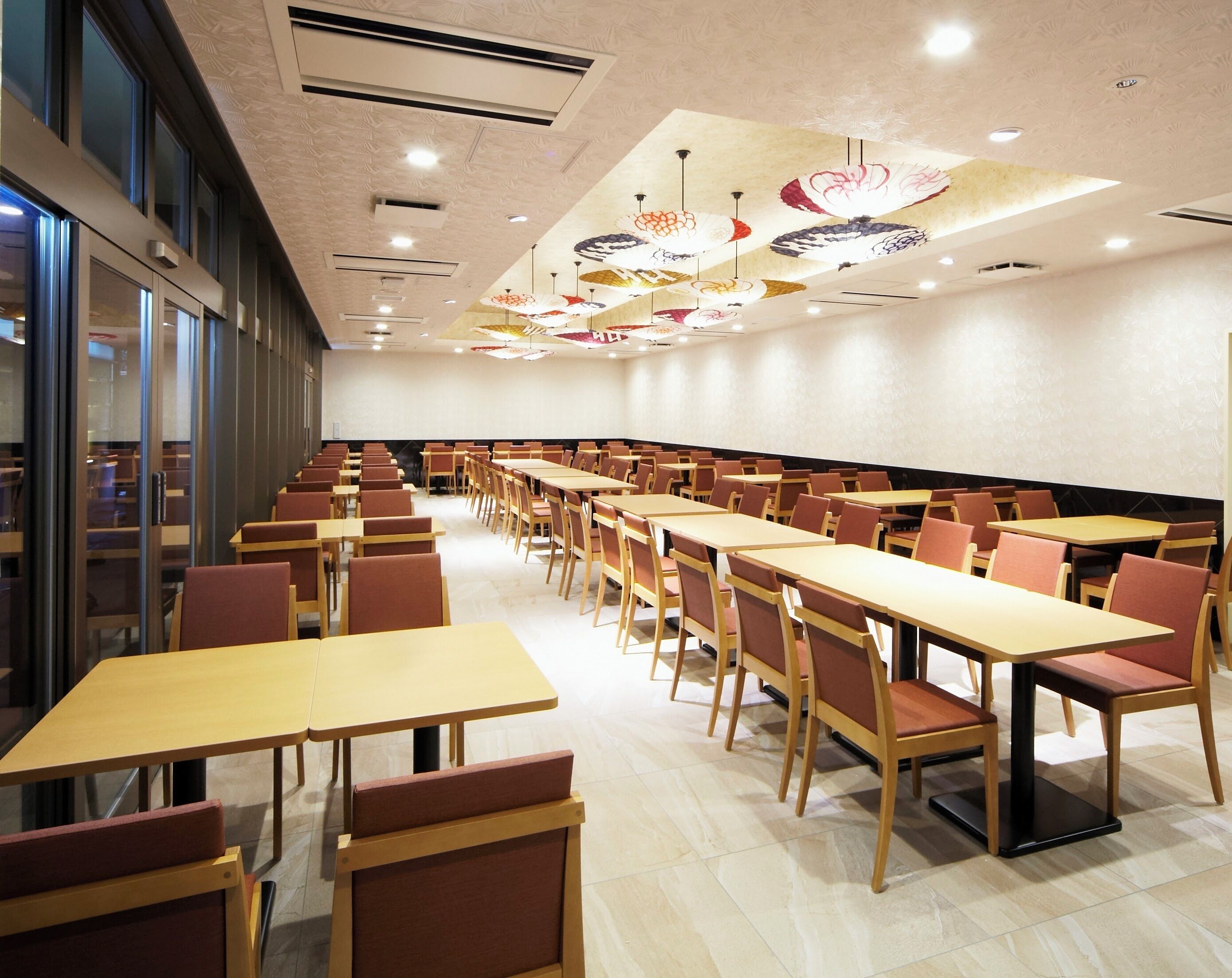 Daily buffet breakfast (JPY 2000 per person)