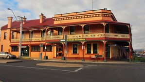 Front of property - Great Central Hotel Glen Innes (Glen Innes)