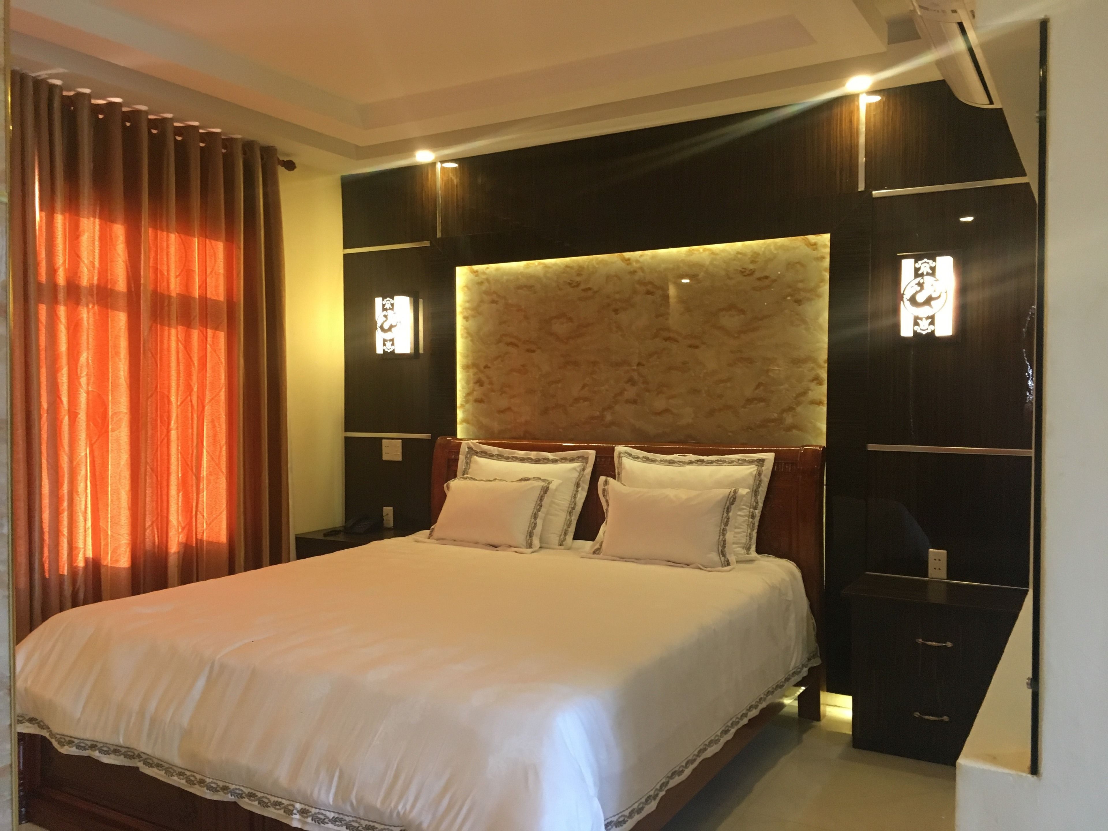 Minibar, két bảo mật tại phòng, bàn, màn/rèm cản sáng 