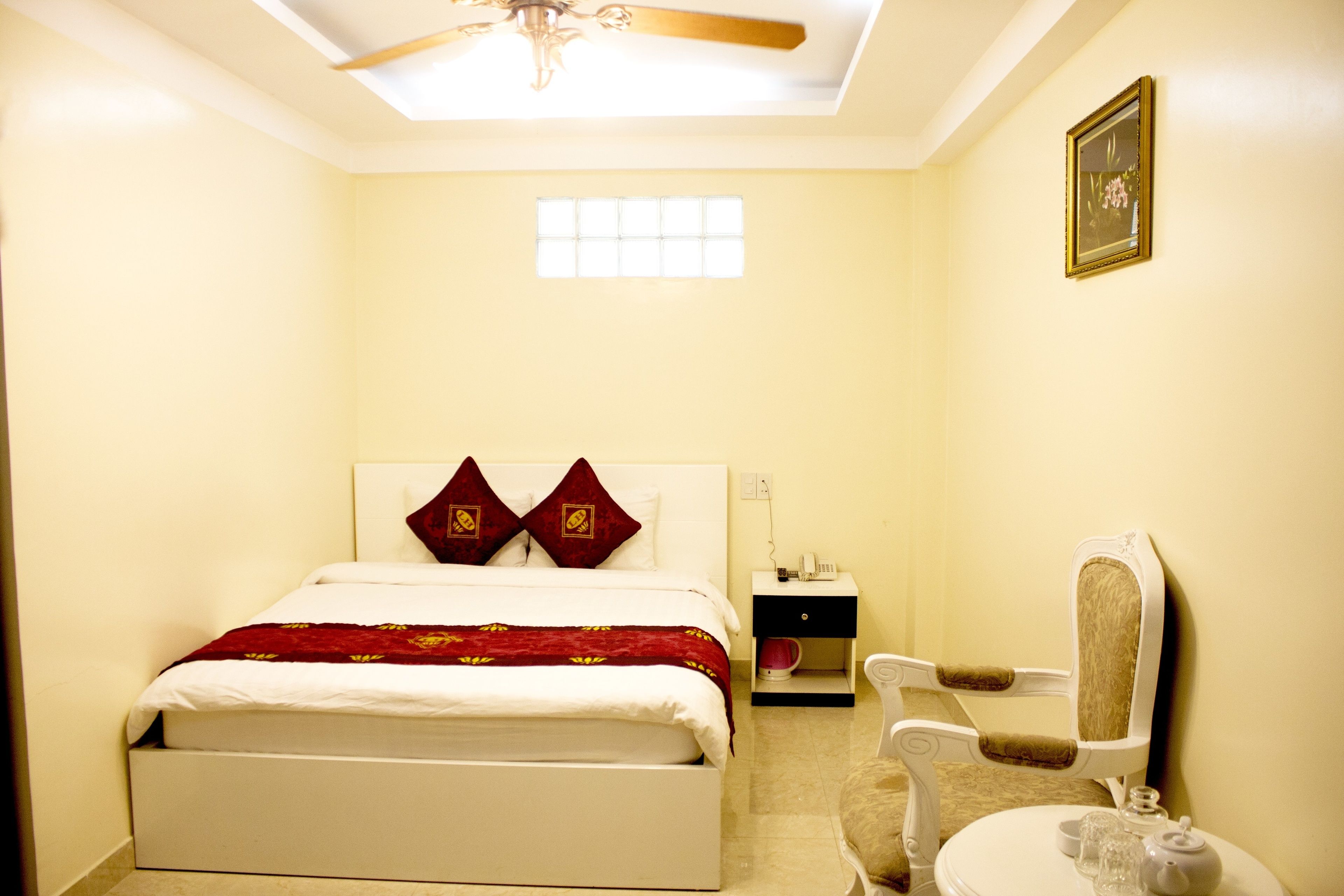 double room | blackout curtains, soundproofing, free wifi, bed sheets