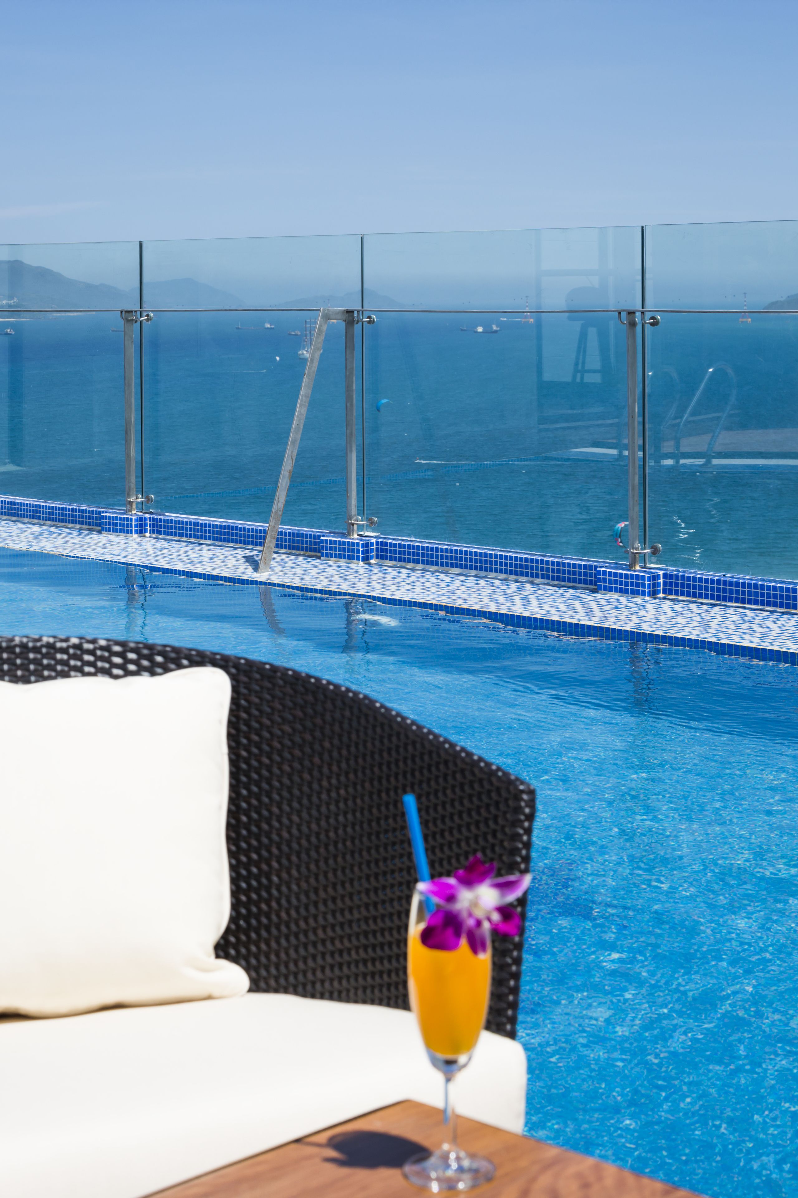 outdoor pool, pool loungers
