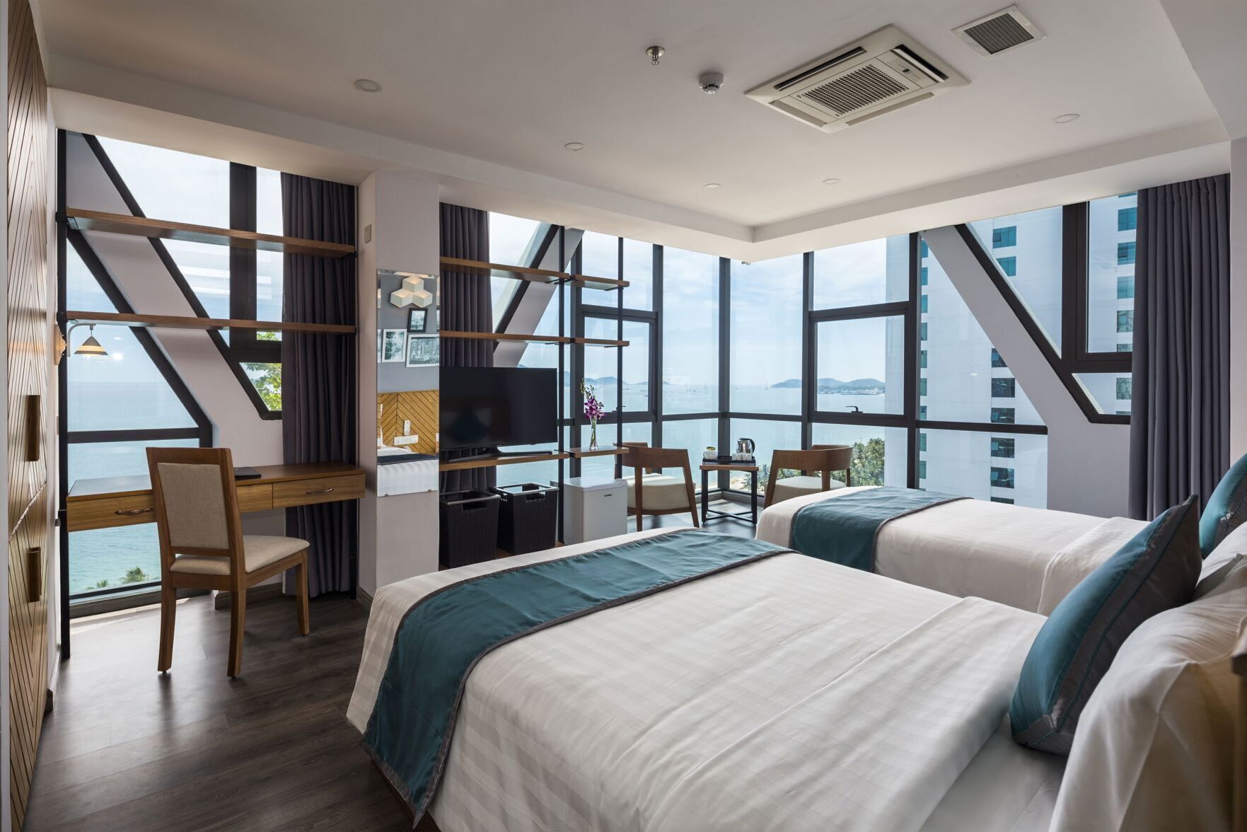 Premium bedding, minibar, in-room safe, desk