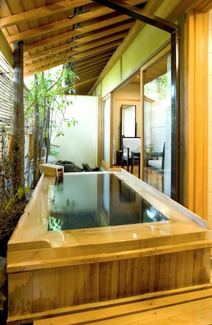 Connecting Japanese Room with Open-air Bath | Bathroom | Combined shower/tub, spring water tub, free toiletries, hair dryer