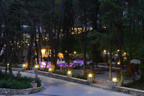 Outdoor dining - Wome Deluxe Hotel (Antalya)