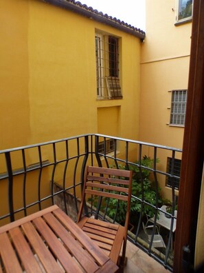 Deluxe Apartment | Balcony